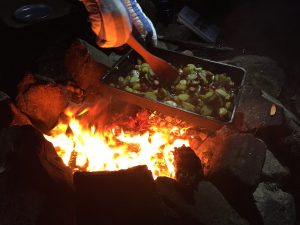 Kochen auf dem Lagerfeuer_Kanutour in Finnland