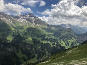 Krumbacher Höhenweg zur Mindelheimer Hütte_Blick ins Rappenalptal