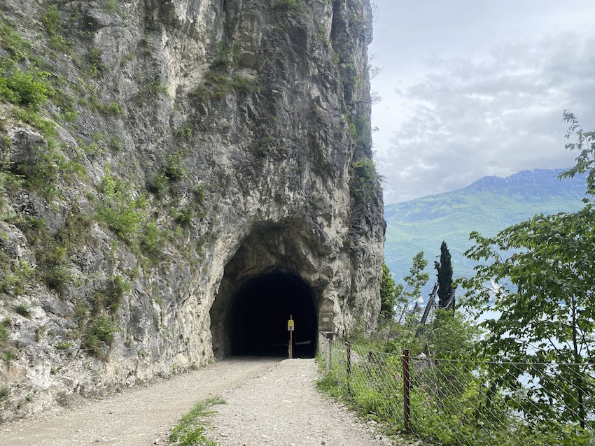 Gardasee_Ponale mit Tunnel