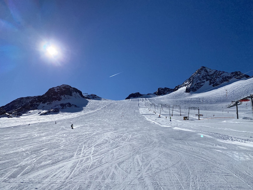 Skifahren auf dem Stubaier Gletscher_Abfahrt zum Gamsgarten